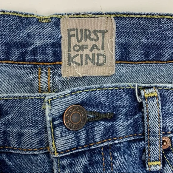 LF Furst of a Kind Vintage Upcycled Levi’s Criss Cross Side Chain Shorts 24-26 - Picture 6 of 14